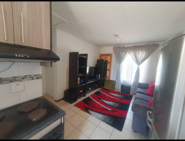 2 BEDROOM HOUSE FOR SALE IN SAVANNA CITY